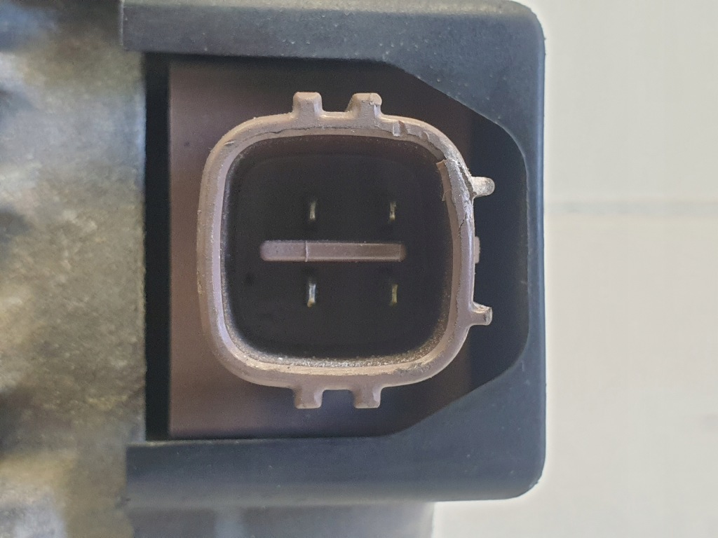 Lexus is is220 2.2 d-cat генератор оригінал Київ