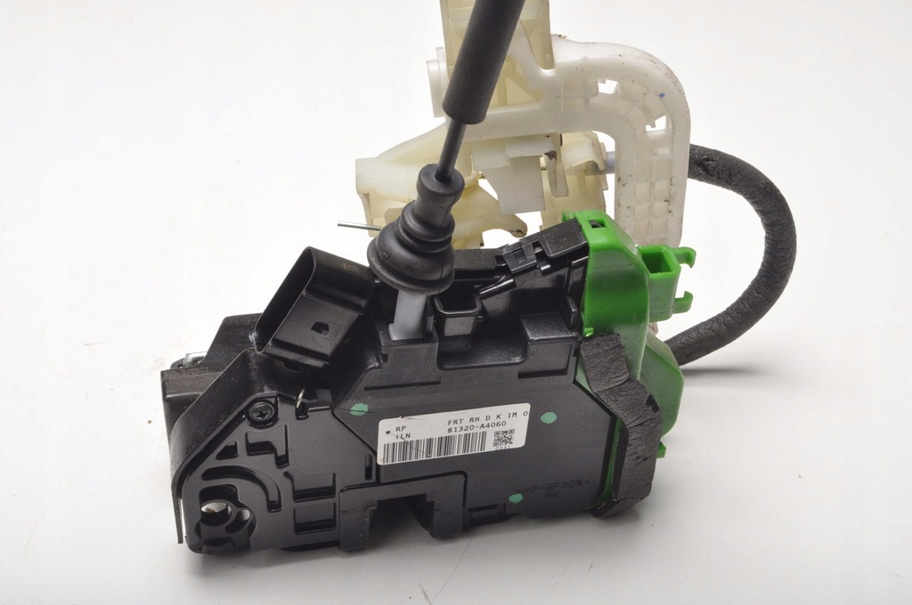 фото №7, Kia carens iv замок двері правий перед 81320-a4060