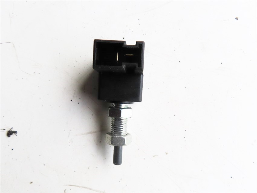 Купити Датчик педалі гальма hyundai i30 2 2012-2017 рік