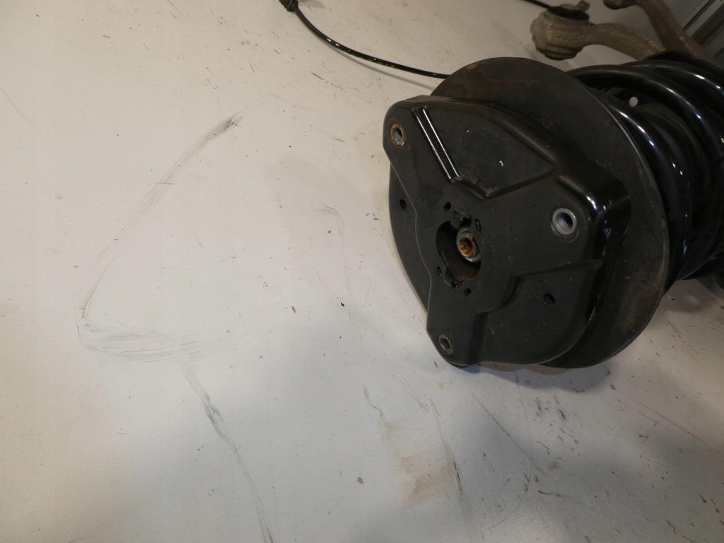 Амортизационная стойка поворотный кулак амортизатор mercedes w207 a2073204638 в Украине