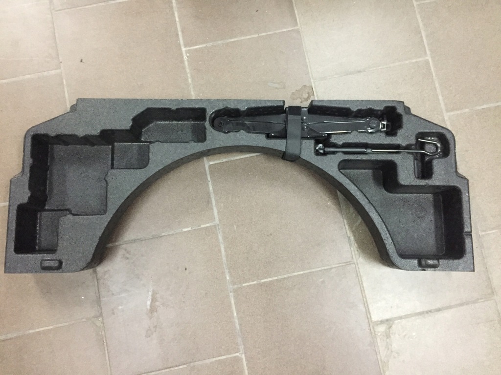 фото №1, Audi a3 8v пенополистирол набор домкрат 8v3012109k