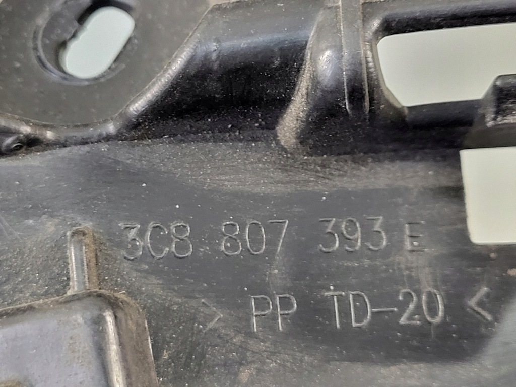 фото №13, Vw passat cc b7 lift напрямна бампера задня напрямні кронштейн кріплення комплект