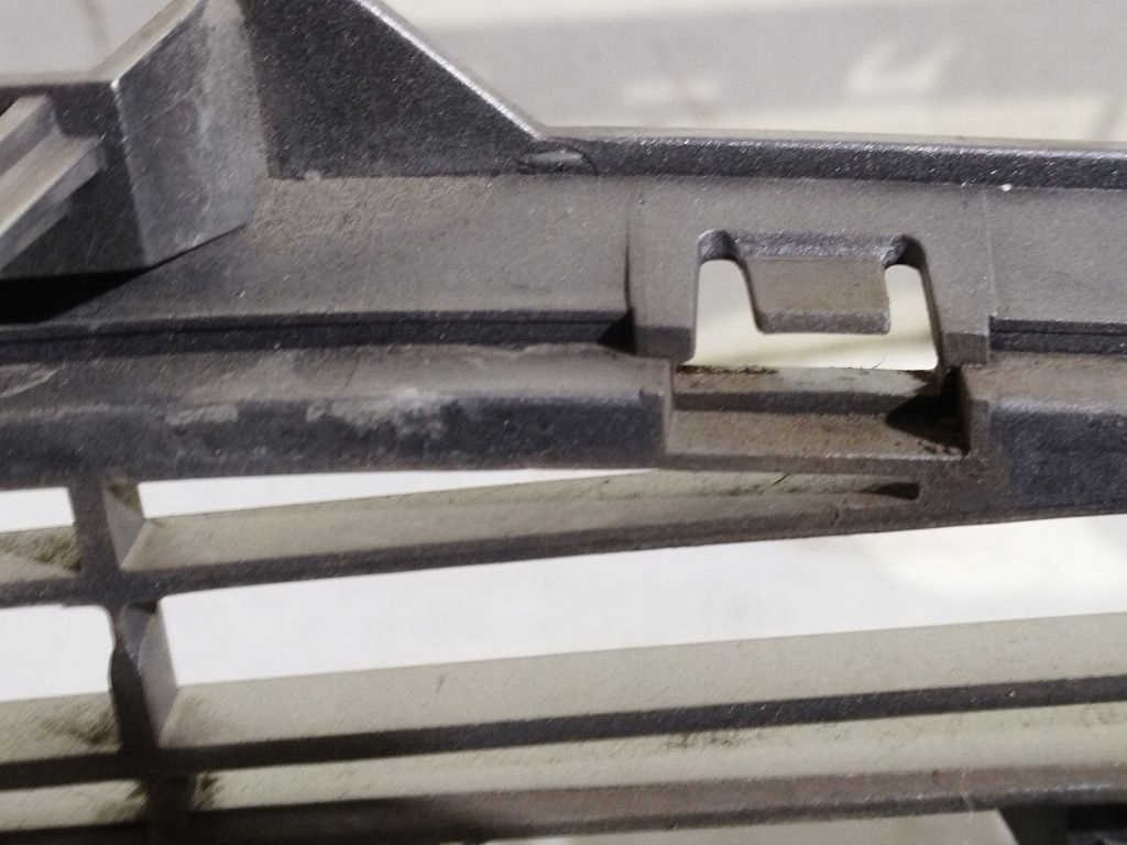 фото №10, Peugeot 308 i t7 решітка бампера середня