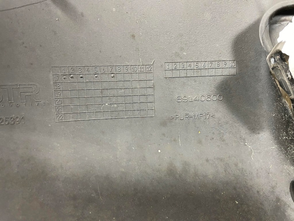 Бампер перед передній ferrari portofino f164 nowka оригінальний 89140600 europ Зі Шроту