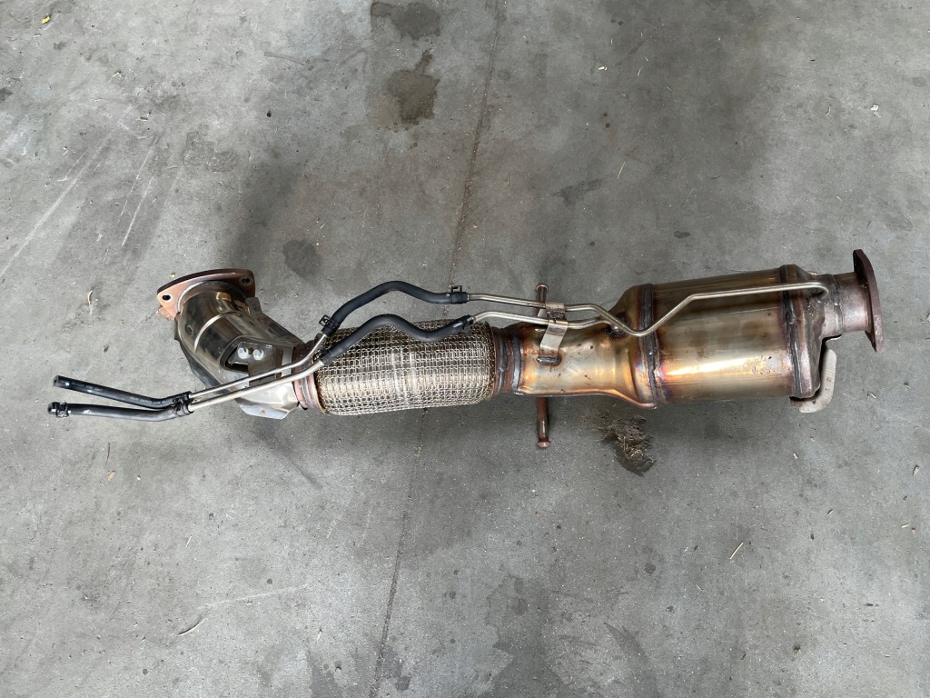 фото №1, Volvo xc60 ii b5 м'який гібрид каталізатор 32349355