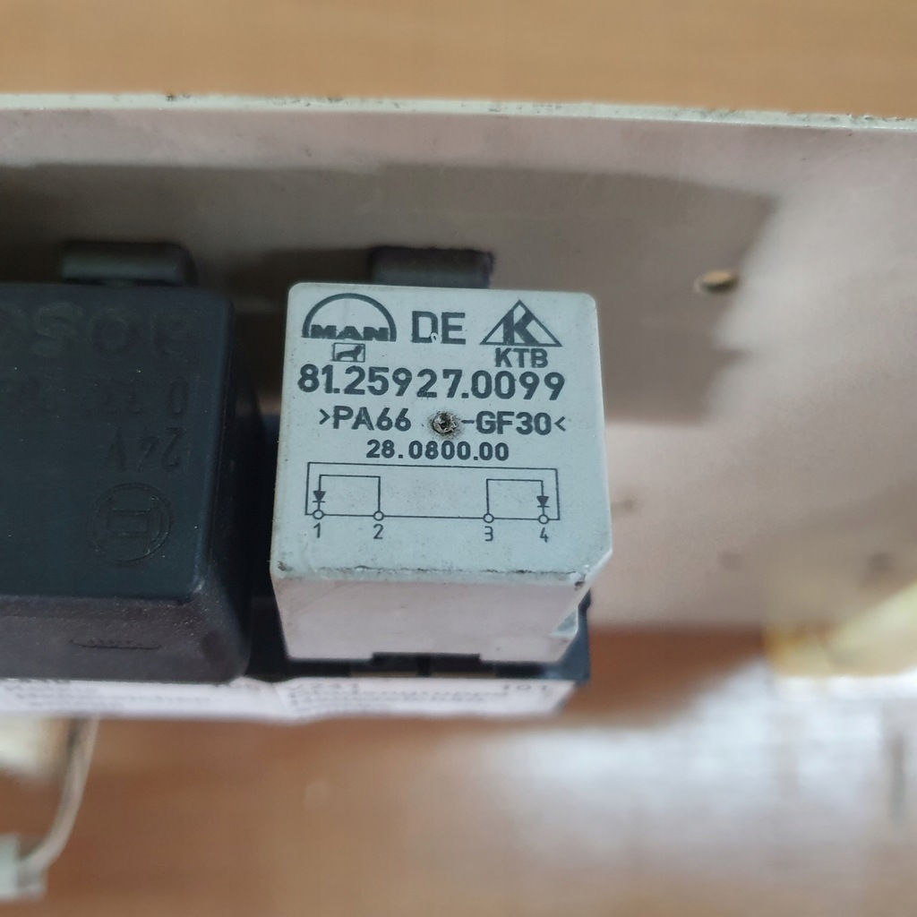 фото №1, Man f90 f2000 m2000 реле 81259270099