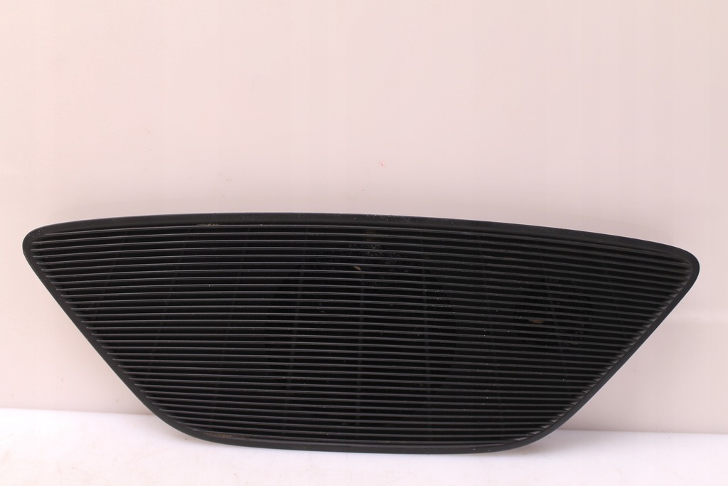 фото №1, Audi r8 ii 4s 16r- заглушка консолі 4s0035327a