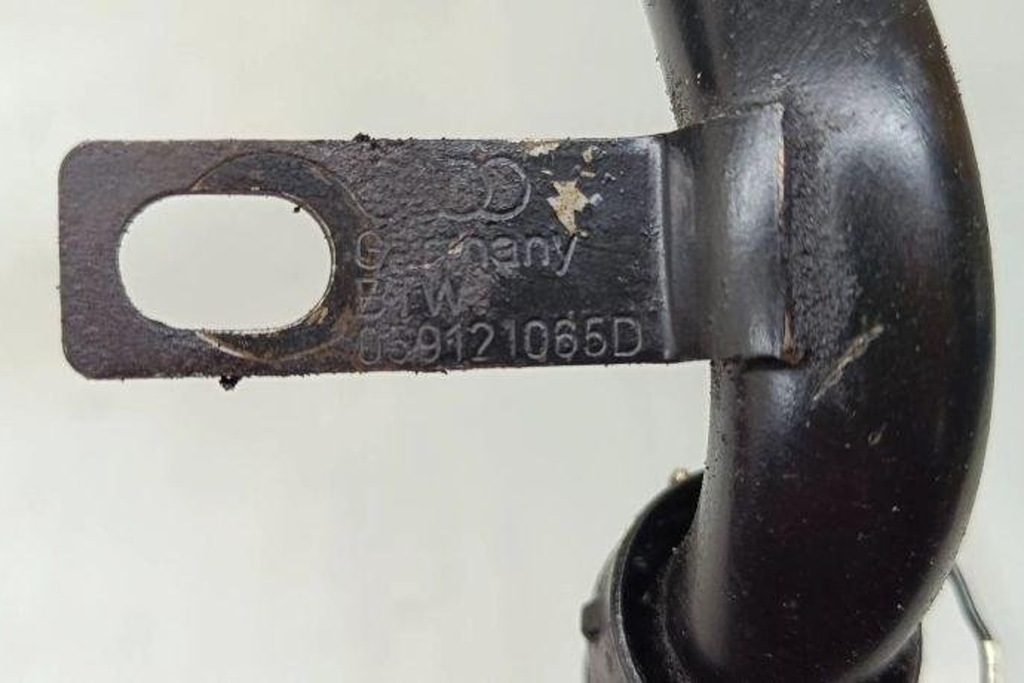 фото №1, Труба охолодження audi a6 avant 4f5, c6 059121065d 2.5l дизель 2001