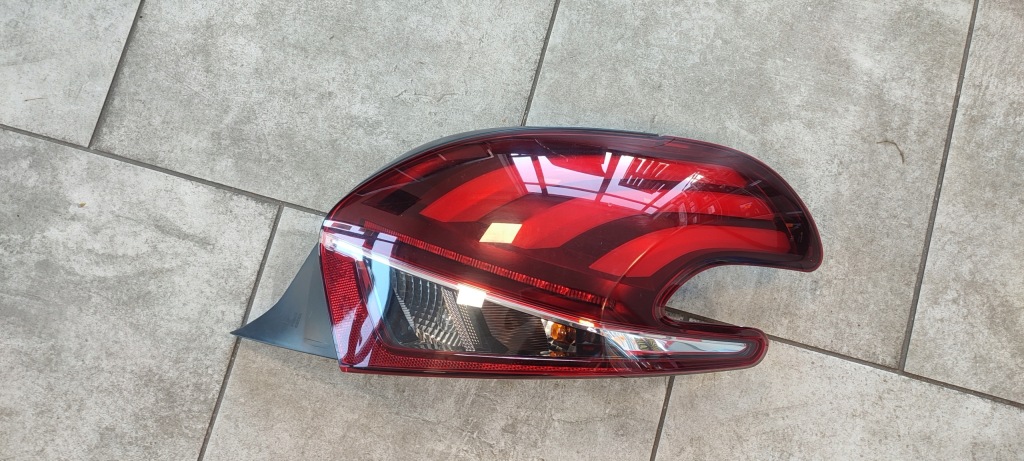 фото №1, Peugeot 208 lift лампа правий задня led 9825601180