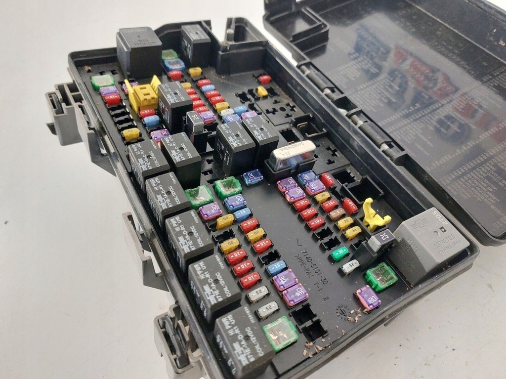 фото №3, 2016-18 dodge ram 1500 oem fuse & relay box