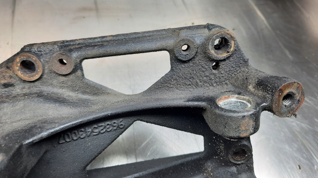 Кронштейн генератора 9632543007 peugeot 806 2.2b Киев