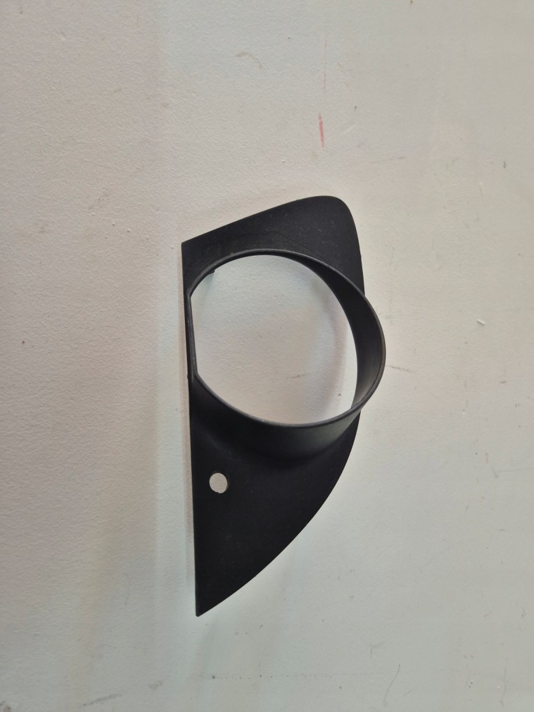 Купити Рамка протитуманної фари правий перед bmw e65 e66 рестайлінг  7142180