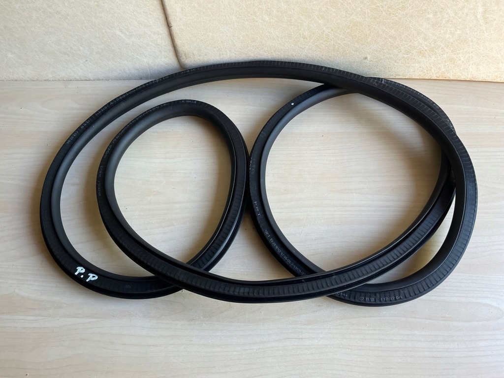 фото №1, Szczelka кузовна двері opel astra j, 13259929