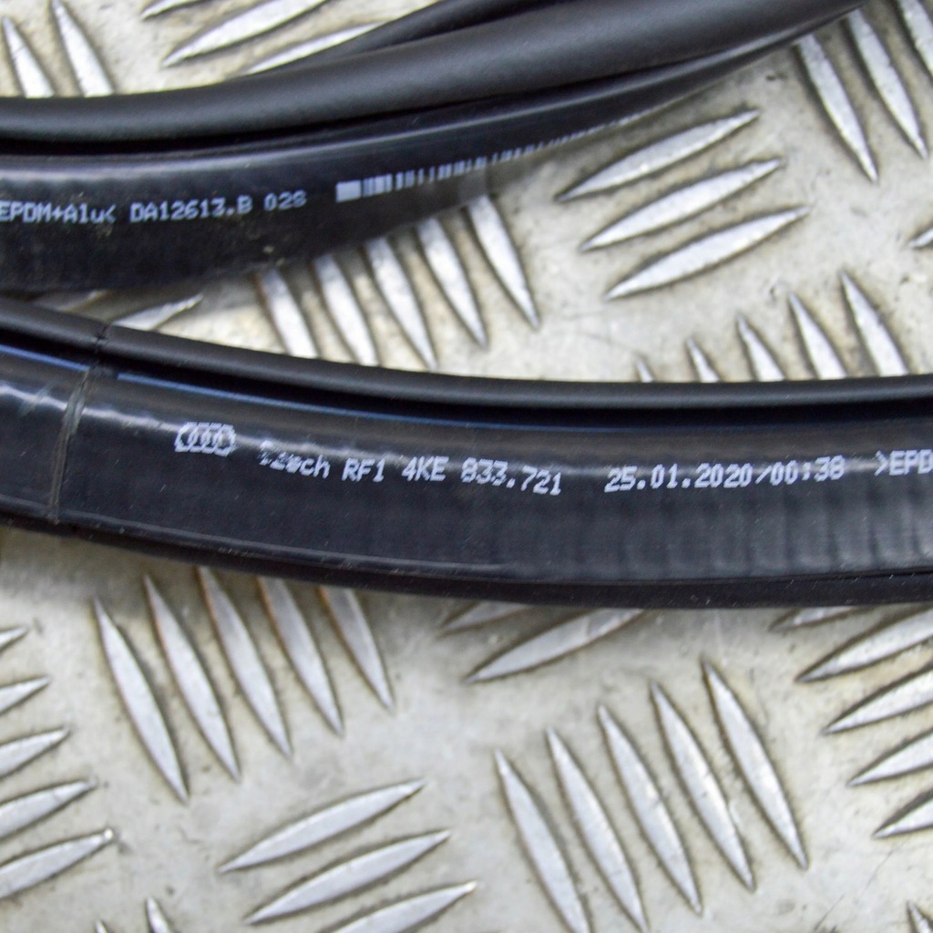 фото №6, Audi e-tron 2020 левая сторона резиновый прокладка дверь задних