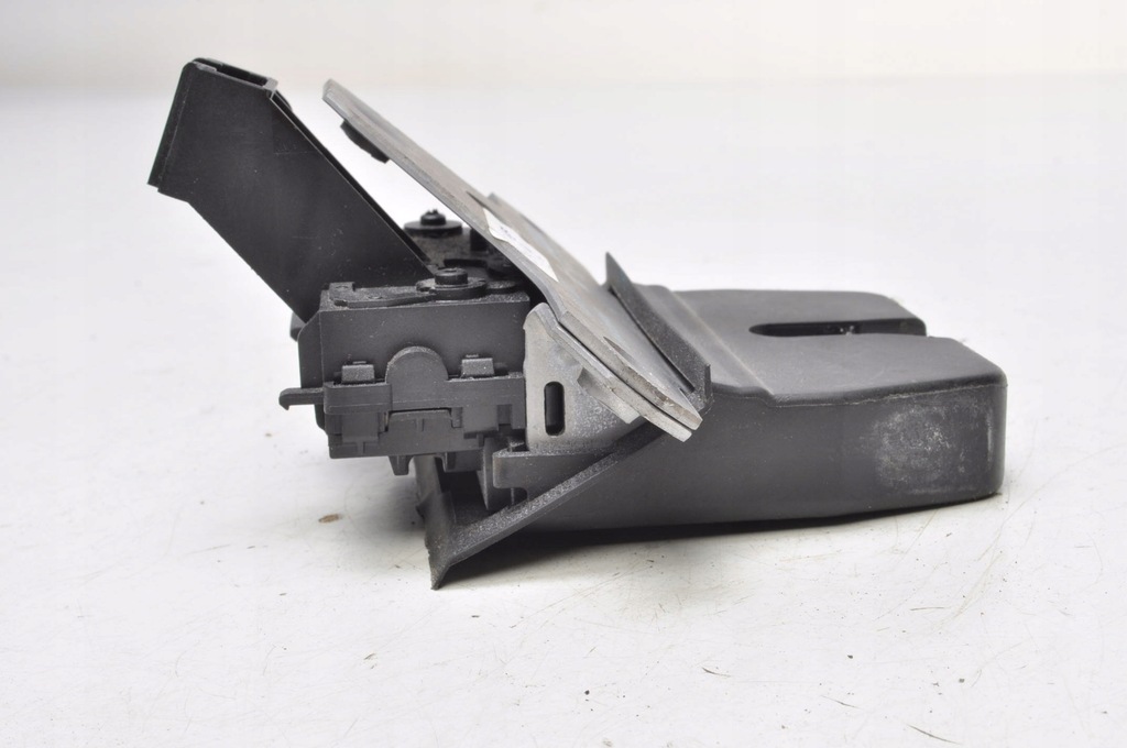 фото №6, Volvo s40 ii v50 kombi замок багажника кришки lift 31335047 4 контакти