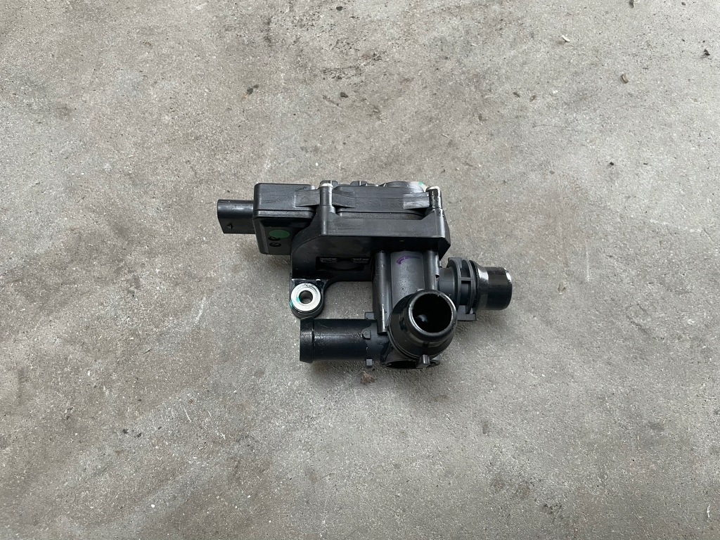 фото №1, Volvo xc60 ii b5 клапан водяний 32249864