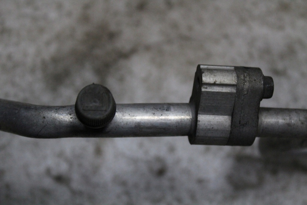 фото №9, Auris i e15 1.4 d4d europa трубка кондиционера