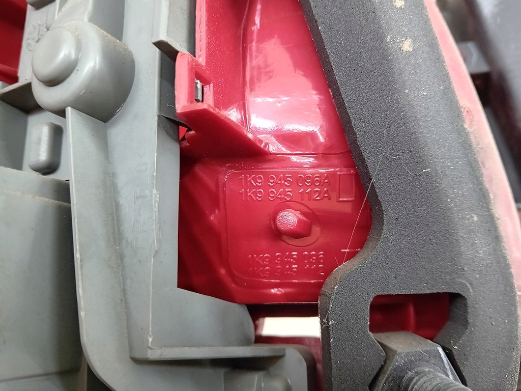 фото №7, Лампа задняя правая vw golf v 1k9945096a kombi