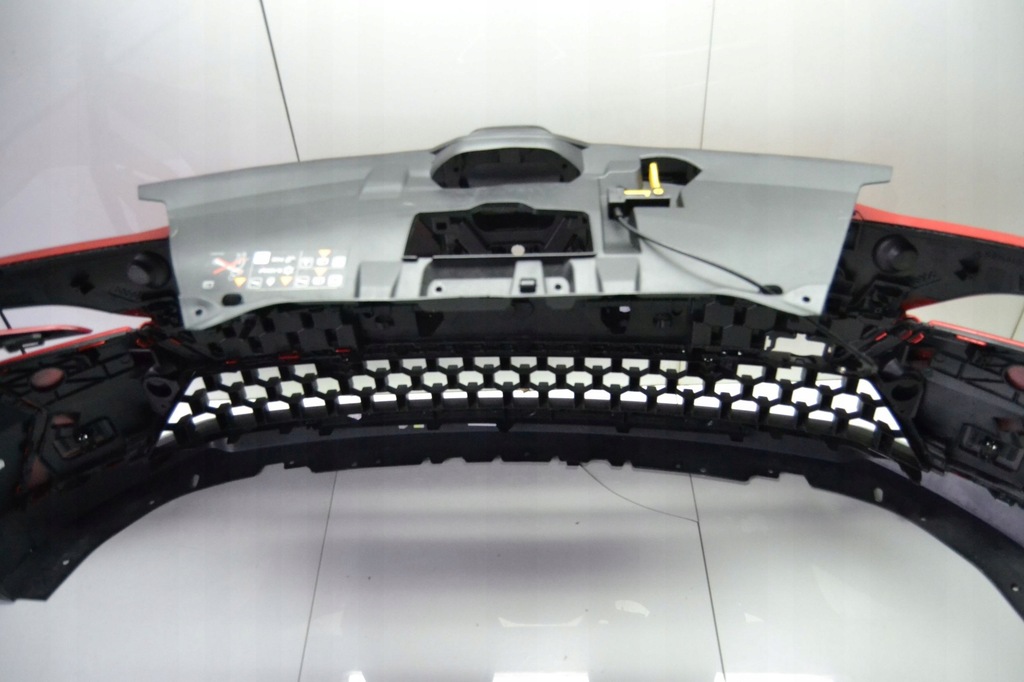 фото №8, Renault megane v 5 e-tech 22-25 бампер капот крила лампа