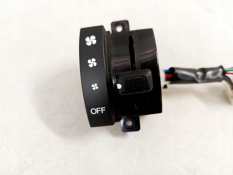 фото №2, Kia sorento ii 2 lift переключатель обдув задняя 3 ряд