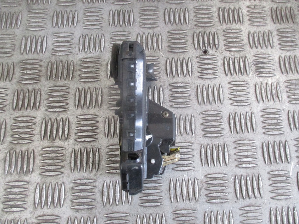 фото №7, Замок левый перед toyota avensis t25 03-06