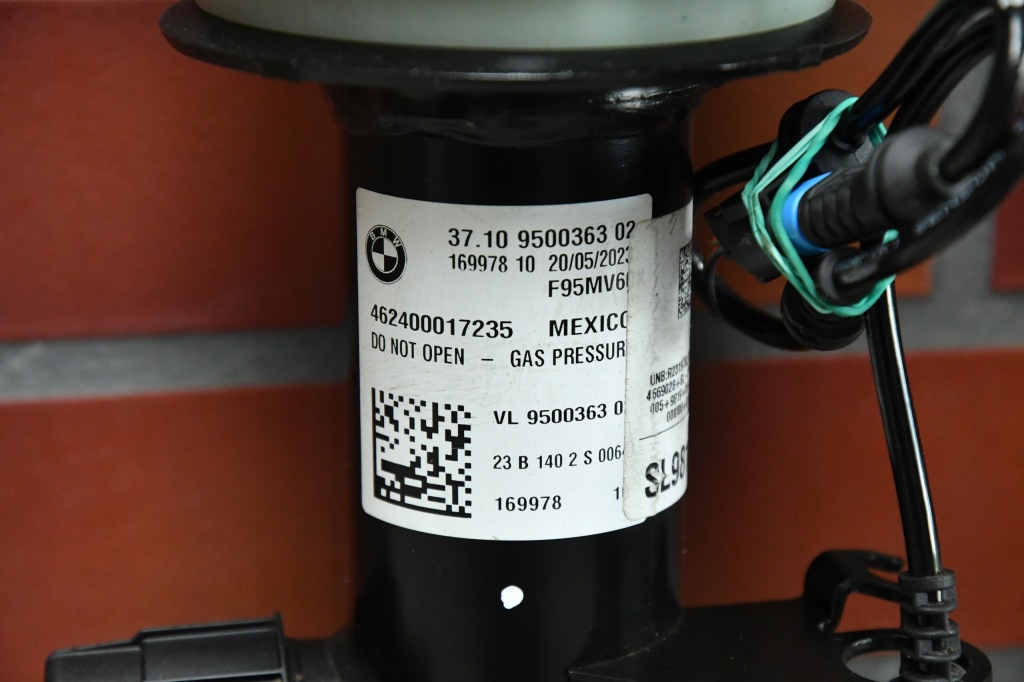 Поворотный кулак левая перед амортизатор левый приводной вал левая bmw x5m f95 x6m f96 39km Недорого