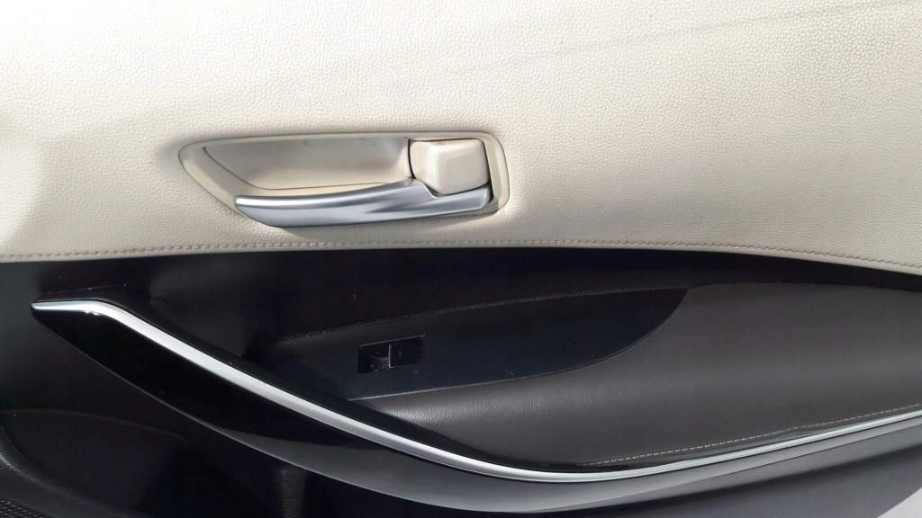 фото №9, Toyota corolla e210 e21 обшивка двері передній правий 67611-x1g01 et23