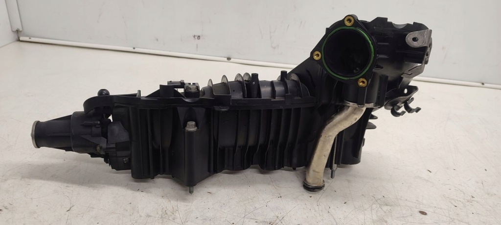 Купити Колектор впускний  bmw e91 2,0d