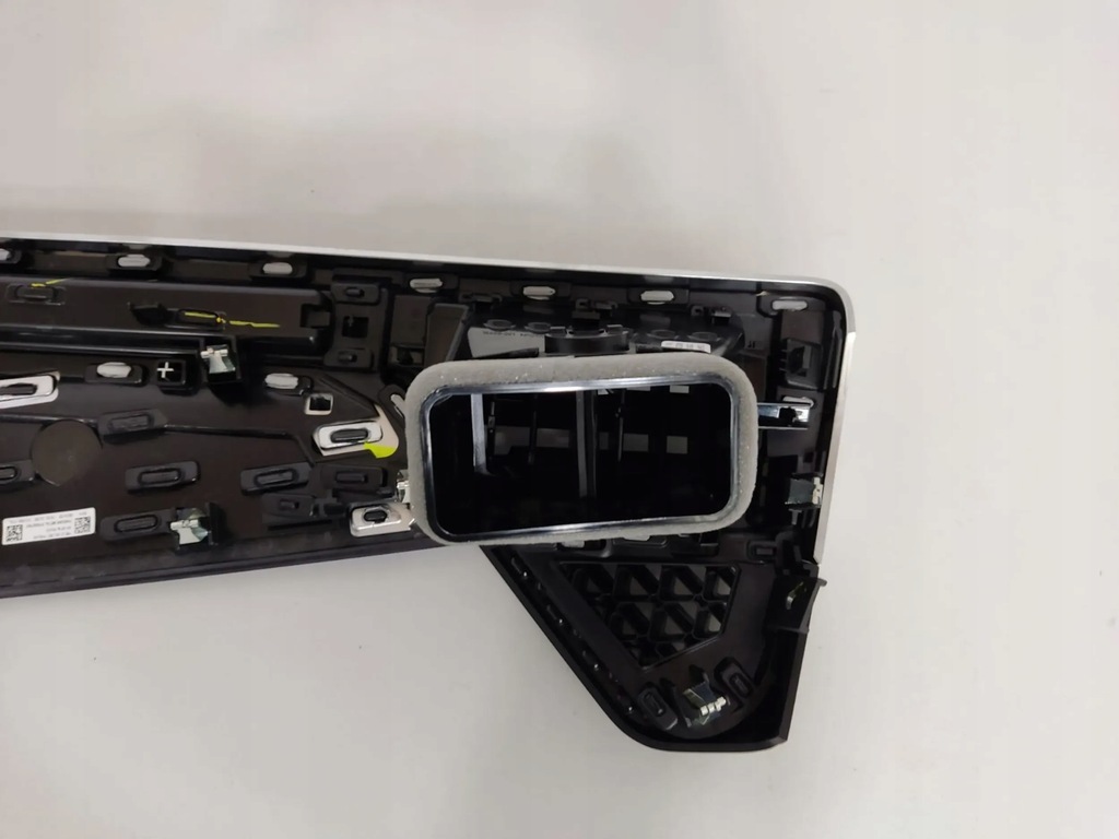 фото №12, Bmw x6m g06 f96 2023 з передній панелі приладова, консоль