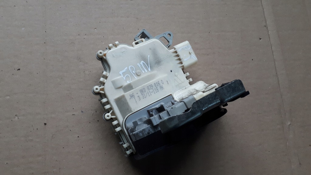 фото №1, Audi оригінальний номер 8k0839016d замок двері