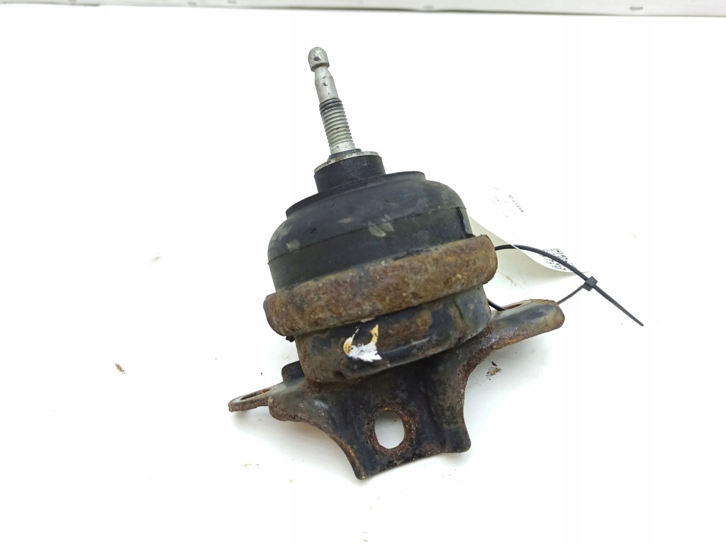 Кронштейн двигуна права сторона cadillac sts seville Ціна