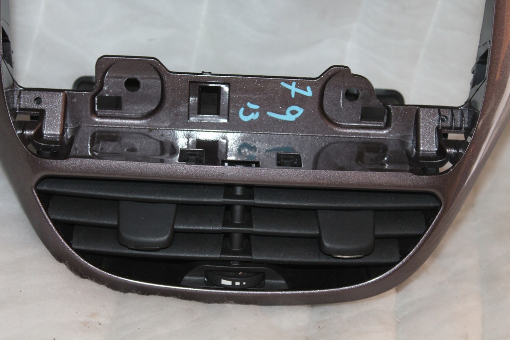 фото №4, Решітка рамка решітка молдинг радіо peugeot 208 2008