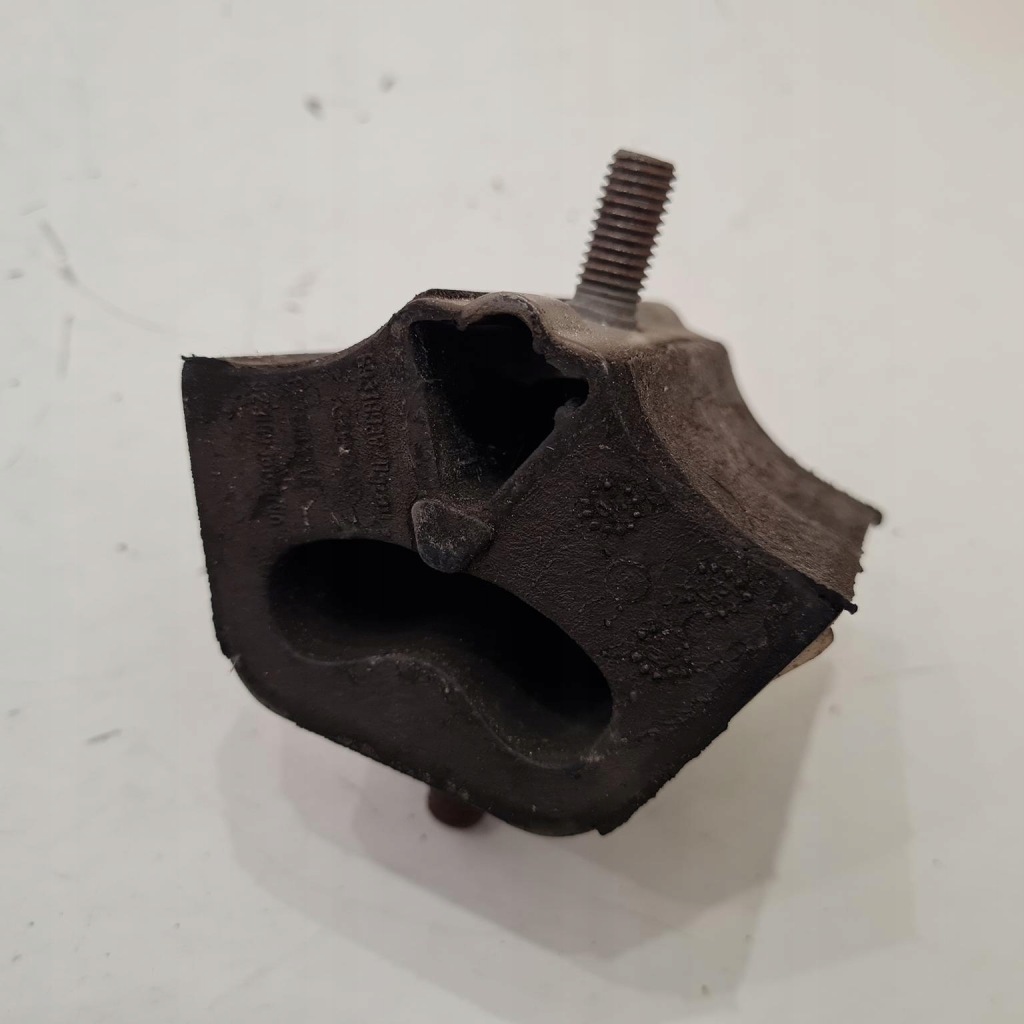 Audi 80 b3 подушка кронштейн двигуна 893199382d в Україні