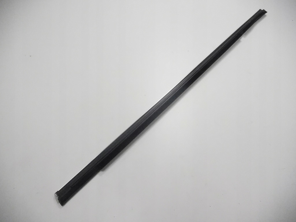 фото №8, Молдинг хром уплотнитель левый перед peugeot 5008 i 9310 n7