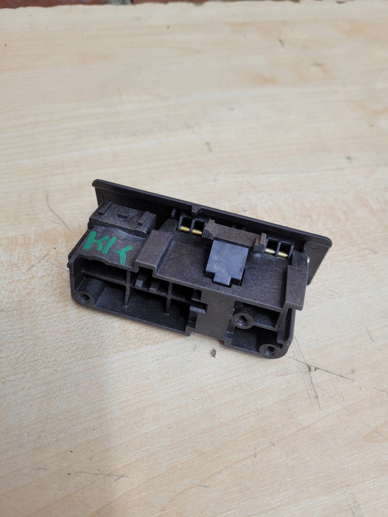 фото №7, Jeep cherokee kk 07-12 кронштейн бардачка ручка