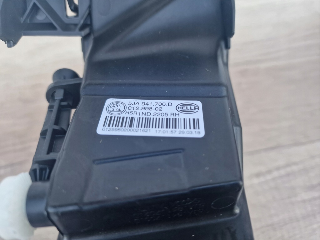 фото №3, Skoda rapid po рестайлінг 17-21 rok правий протитуманна фара оригінальний номер