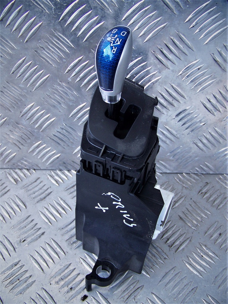 фото №1, Toyota prius plus 12 20 домкрат переключения передач ручка выборщик