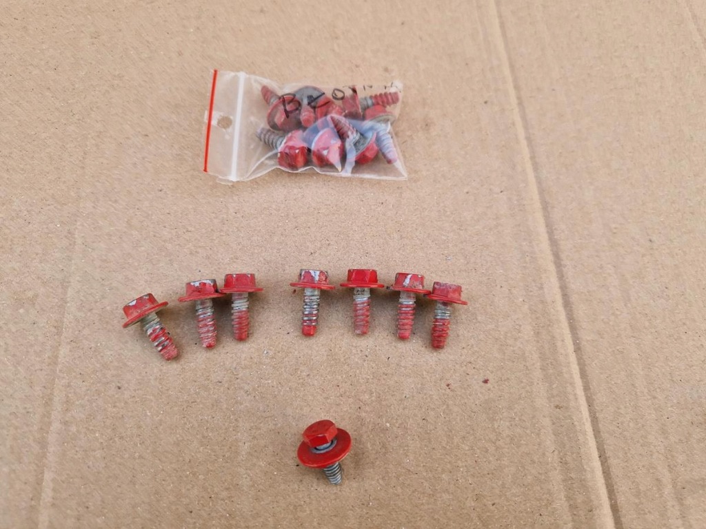 фото №1, Болти капот trafic vivaro primastar 1.9dci