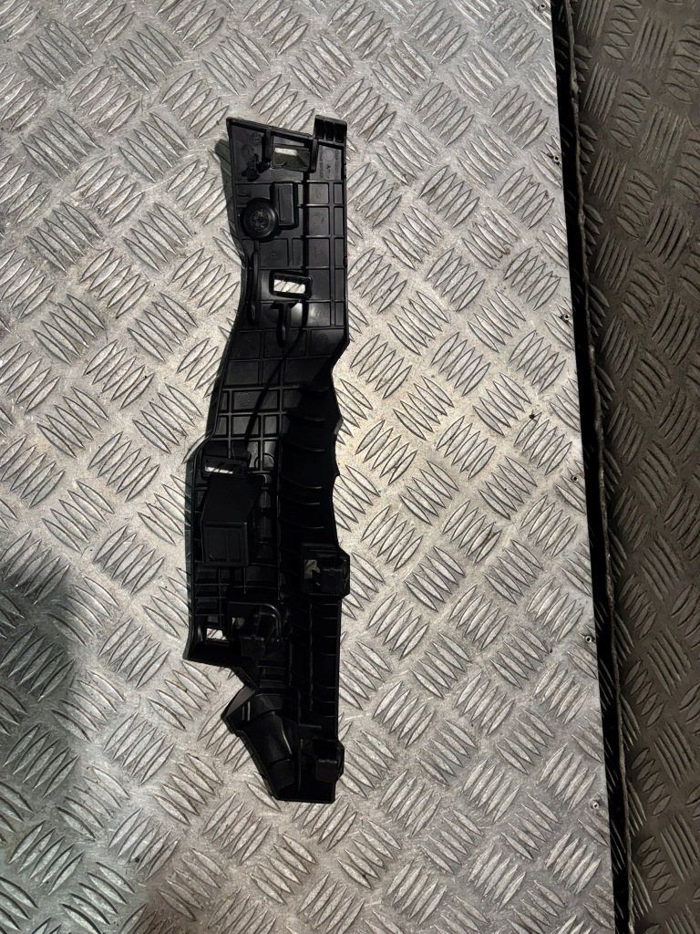 фото №1, Захист кронштейн шторки безпеки права megane iv 985p65382