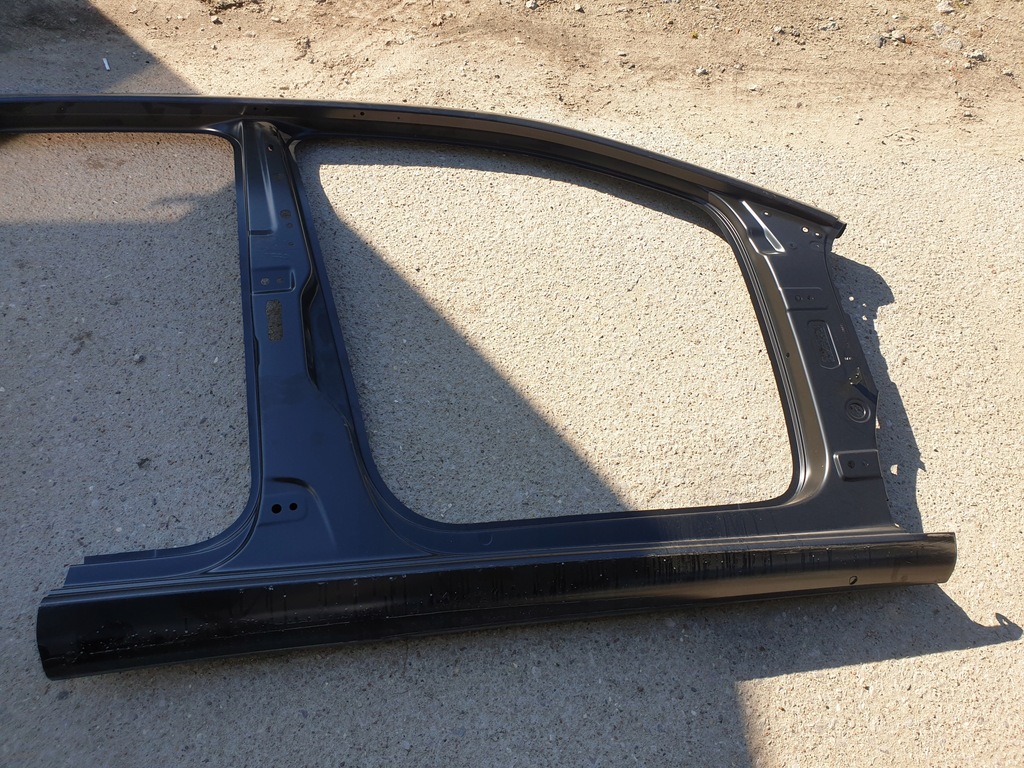 фото №1, Up mii citigo блок двигателя правый порог обшивка новый оригинальный номер