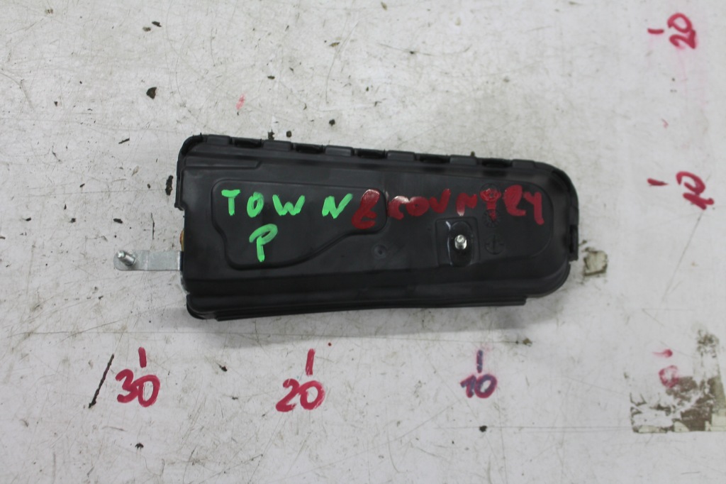 фото №1, Подушка безопасности сиденье правый 04645992ac town country 07-16