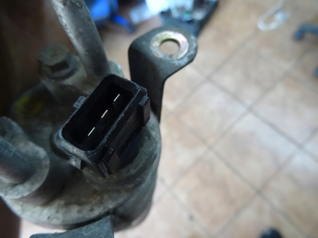 фото №4, Volvo v40 1.9dci 03' шланг осушувач