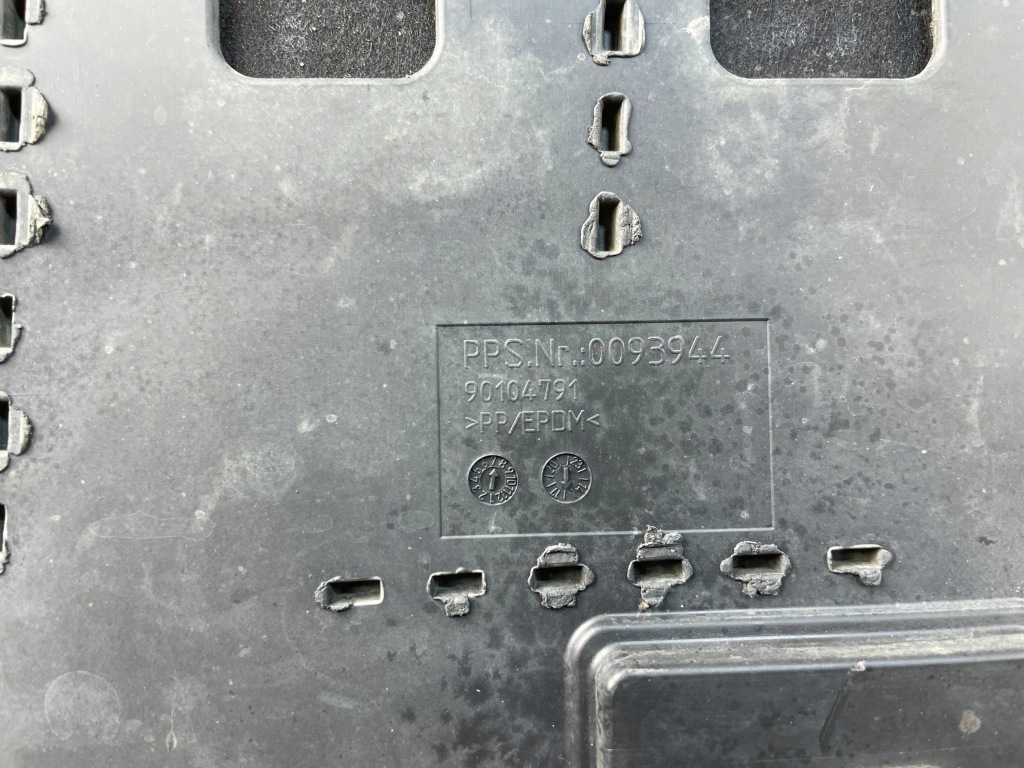 Плита накладка підлога під  двигун bmw x1 f48 x2 f39 f45 f46 10487300 90104791 Доставка