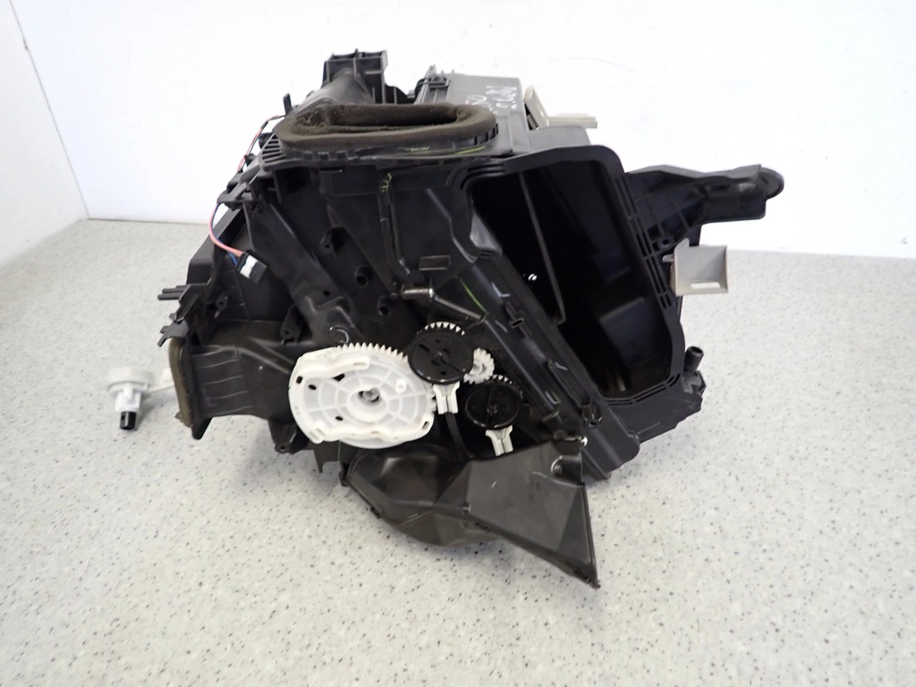 фото №12, Toyota verso 09-13 корпус отопителя europa