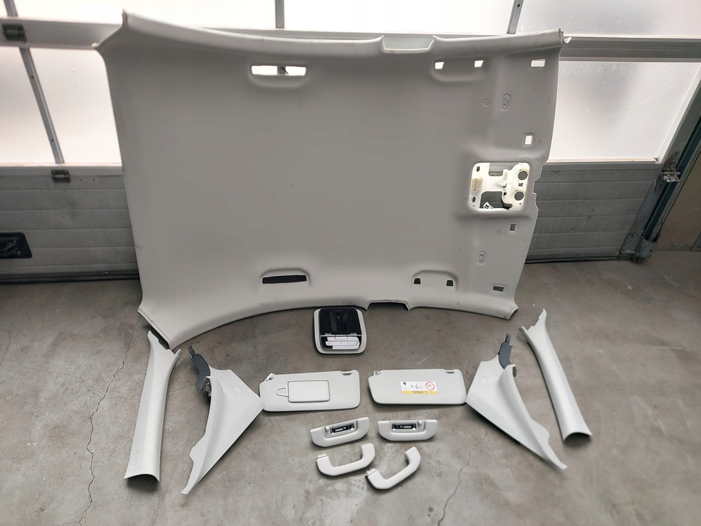 фото №1, Mercedes w206 sedan потолок стойки комплект