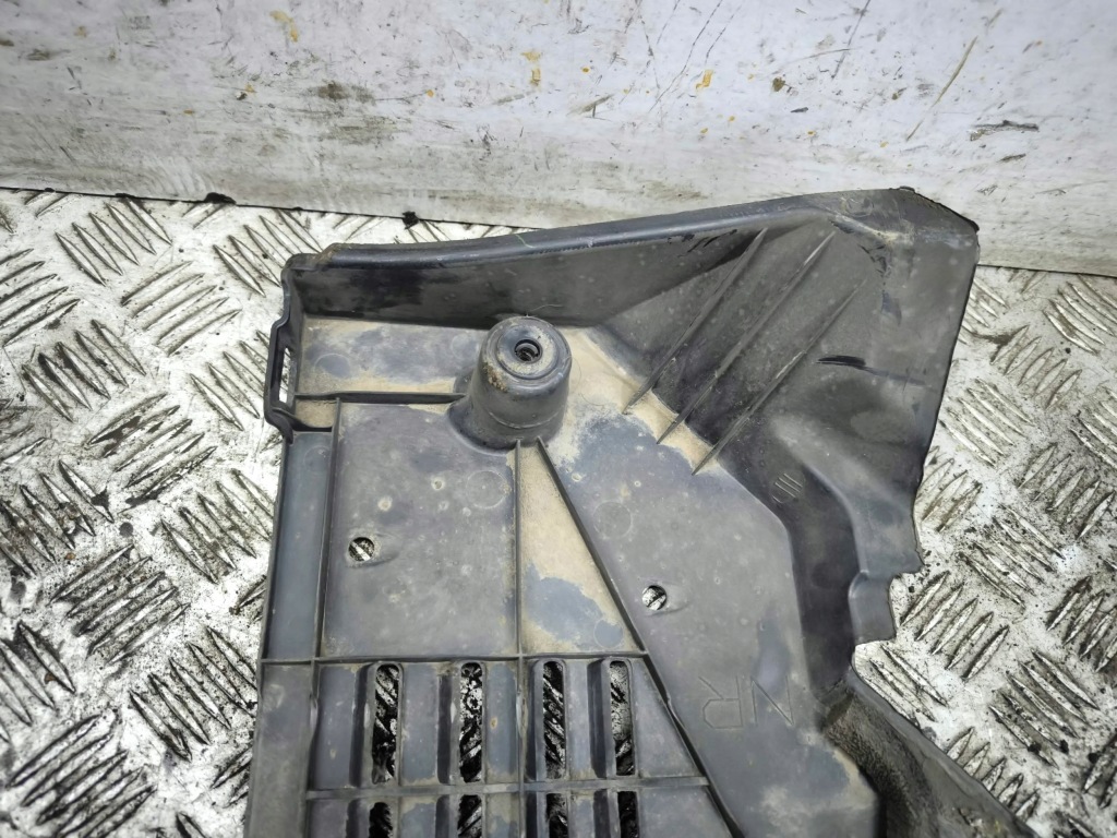 Lexus is 3 xe30 2015 накладка подвеска боковое  5816530110 Цена