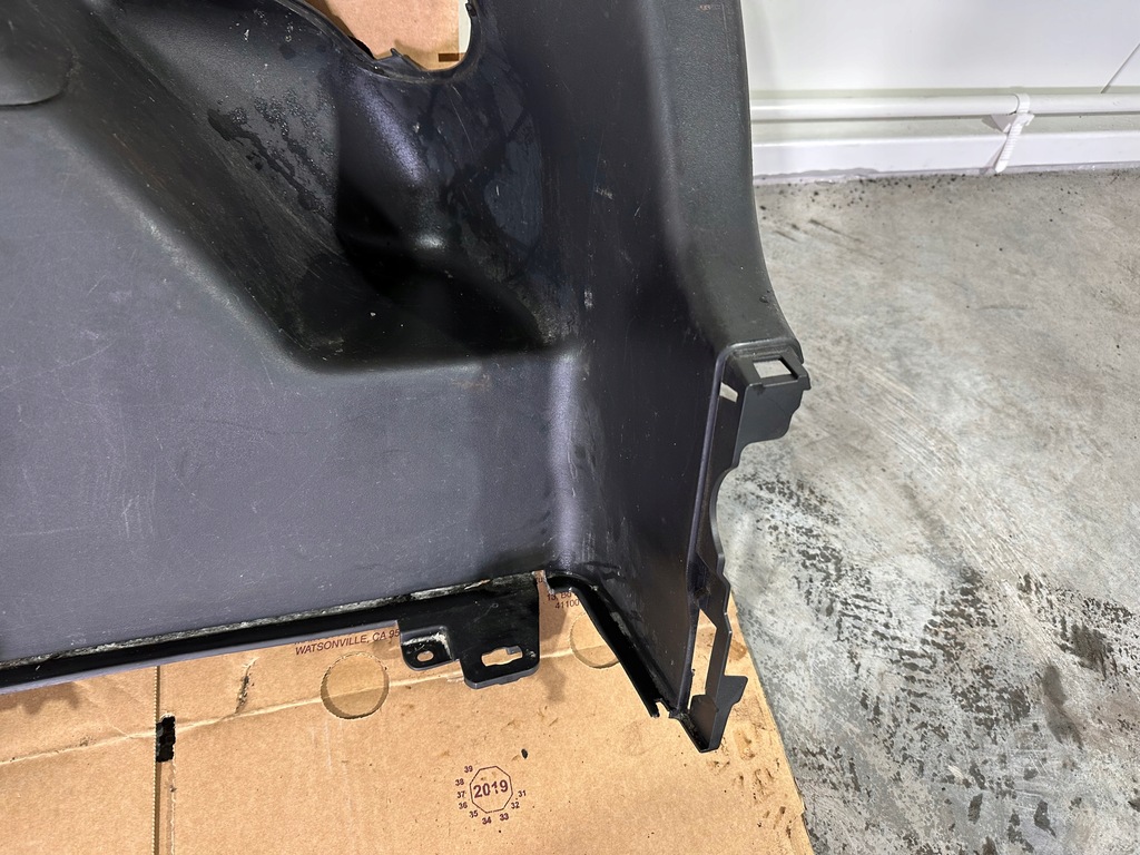 фото №7, Toyota yaris ii обшивка багажника правый 3d