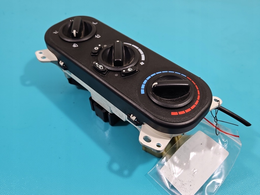 фото №1, Консоль панель обдув dodge caliber p05058307ae