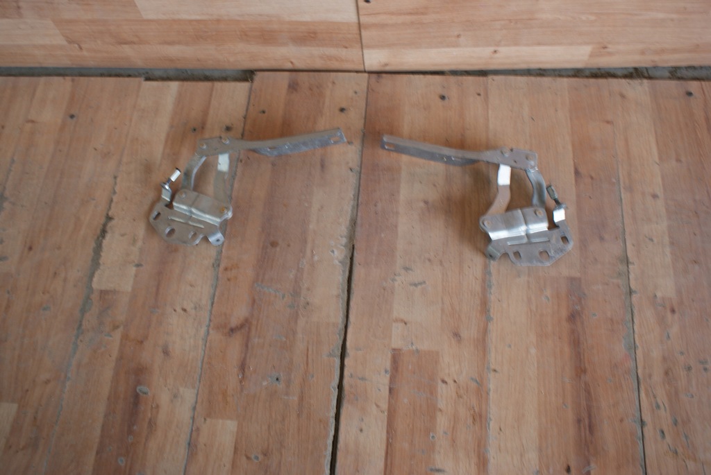 фото №1, Петля капот левый vw passat b7 3aa