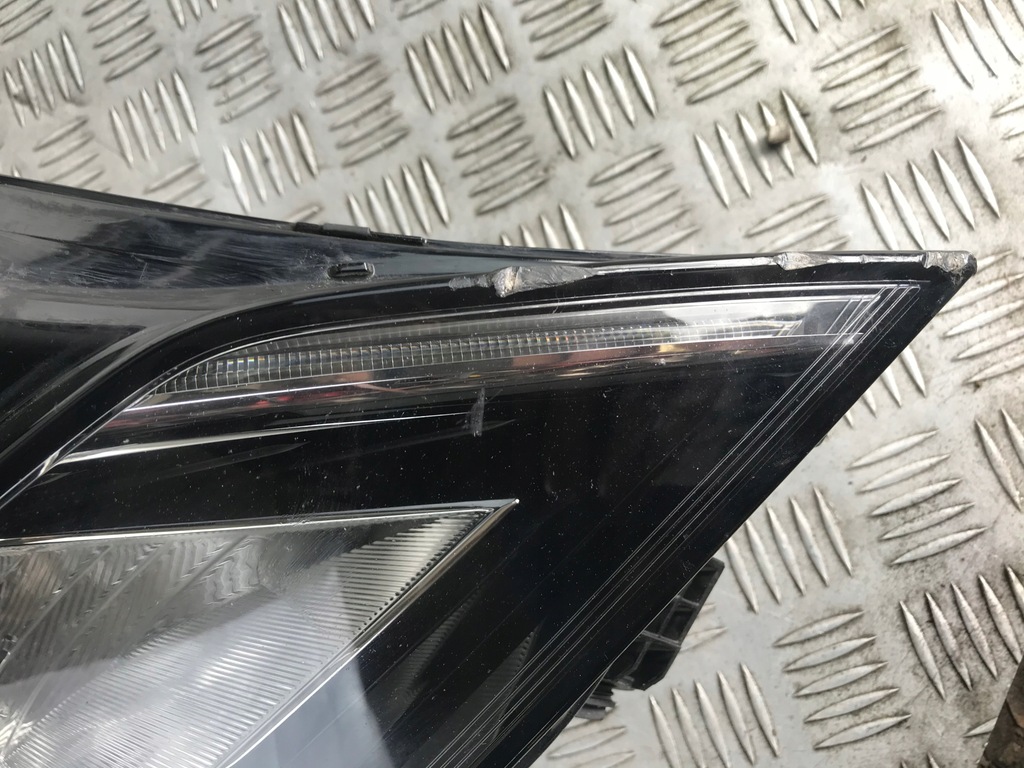 фото №8, Лампа левая передняя 5e1941015d skoda octavia iii